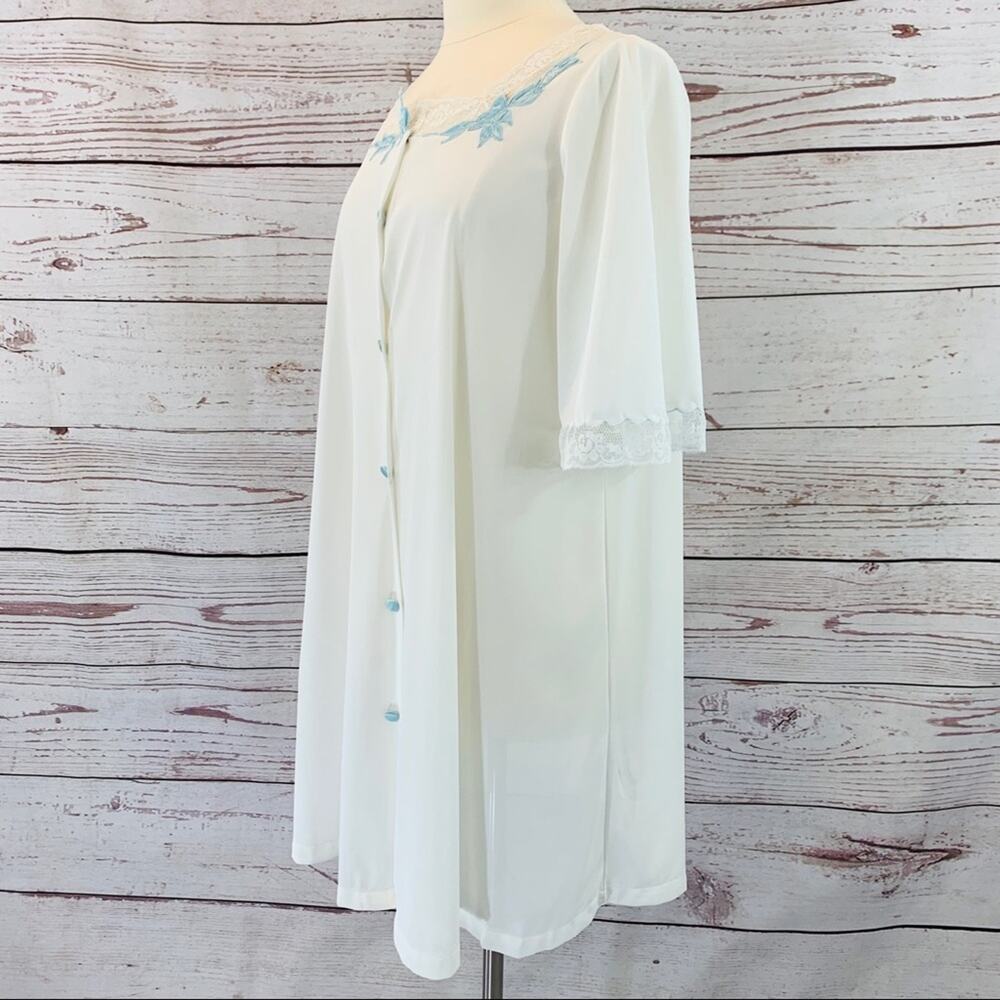 Cream and blue robe vintage button front lace - Picture 3 of 14